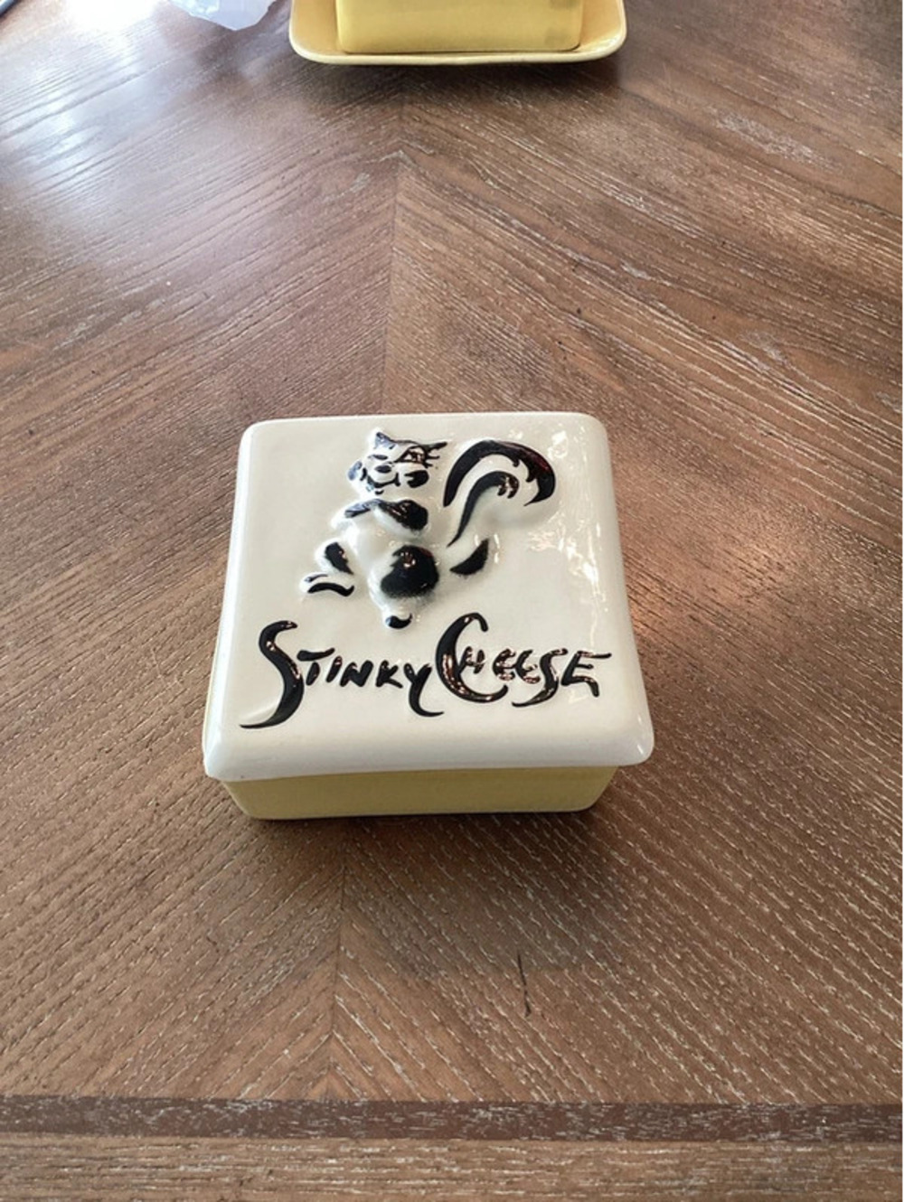 Skunk cheese tray